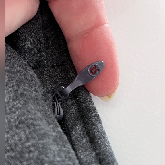 LULULEMON | 10 | ON THE DOUBLE | Turtleneck - Picture 11 of 15